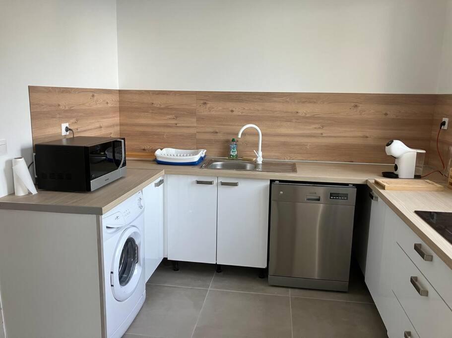Appartement T4 Terrasse Et Vue Istres Exterior foto